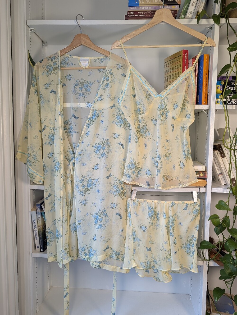 Vintage Sheer Floral 3-Piece Pajama Set Butter Yellow Blue Size Medium Fairy